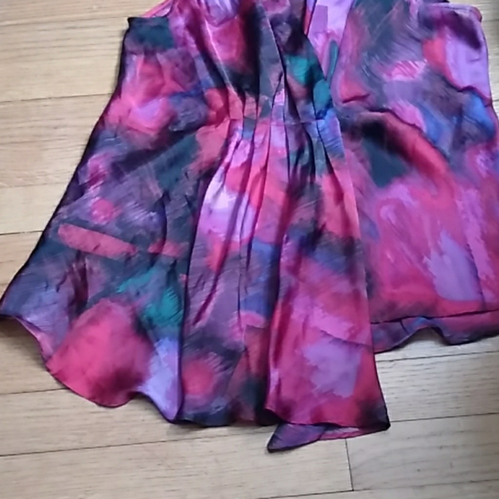 1/2 PRICE🔻Sunny Leigh Medium Petite Top - Picture 5 of 7